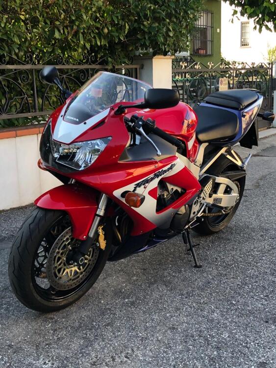 Honda CBR 900 RR Fireblade (2000 - 01) (3)