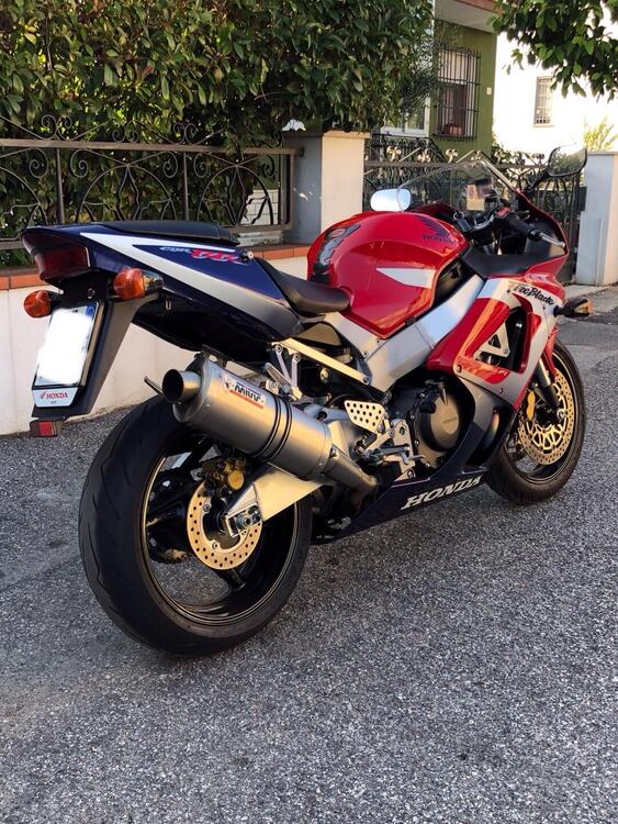 Honda CBR 900 RR Fireblade (2000 - 01) (4)