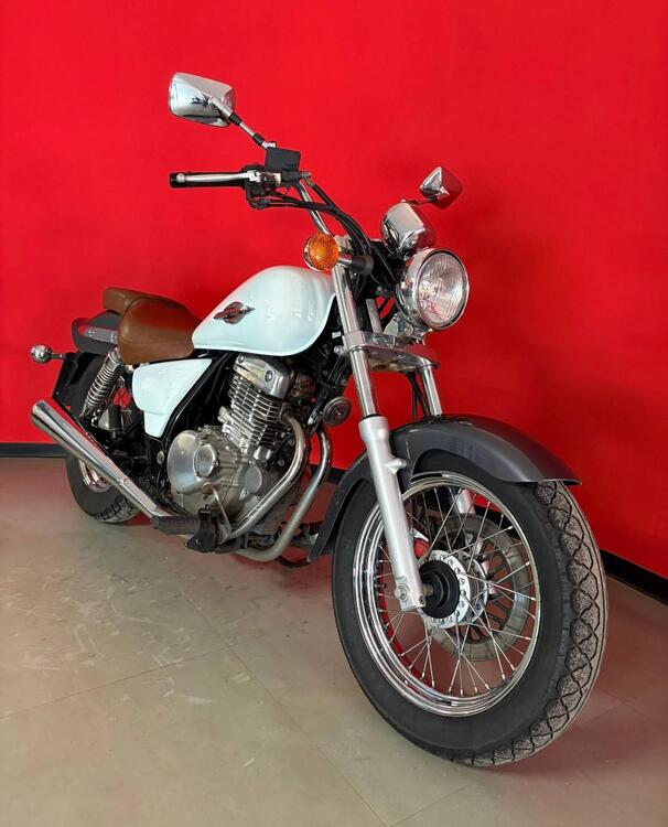 Suzuki Marauder GZ 250 (2)