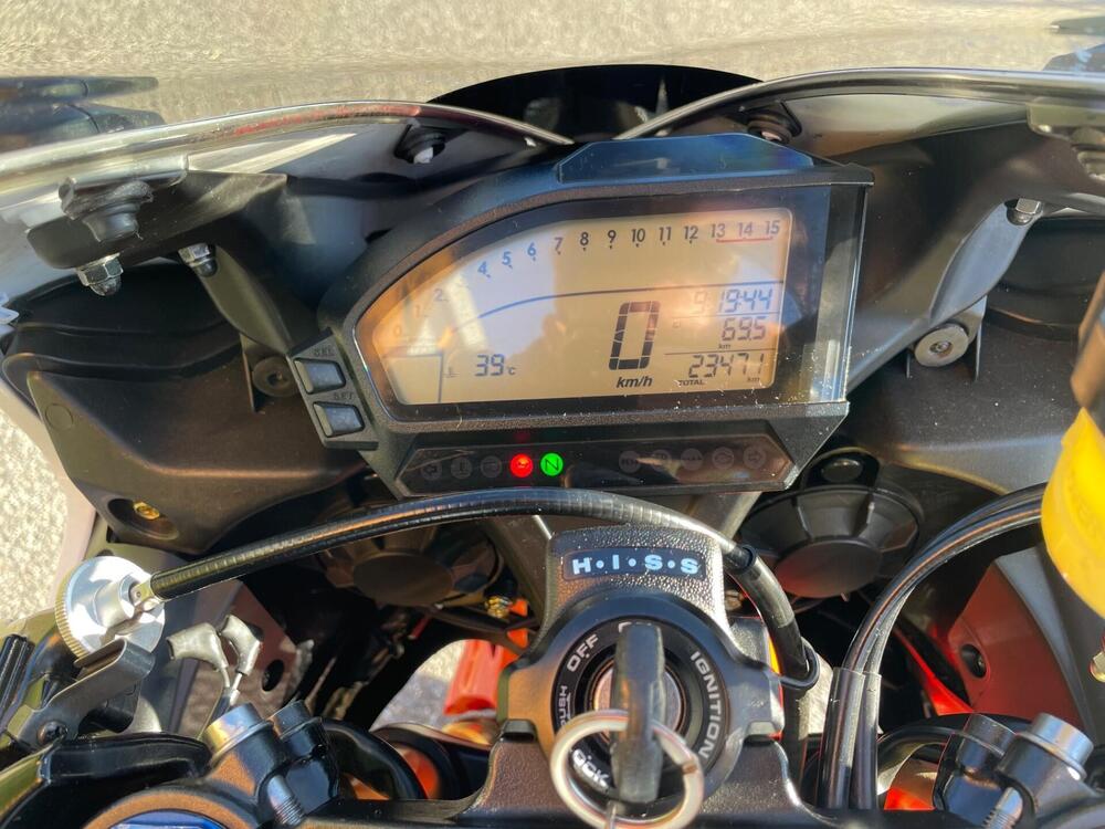 Honda CBR 1000 RR Fireblade (2012 - 16) (4)