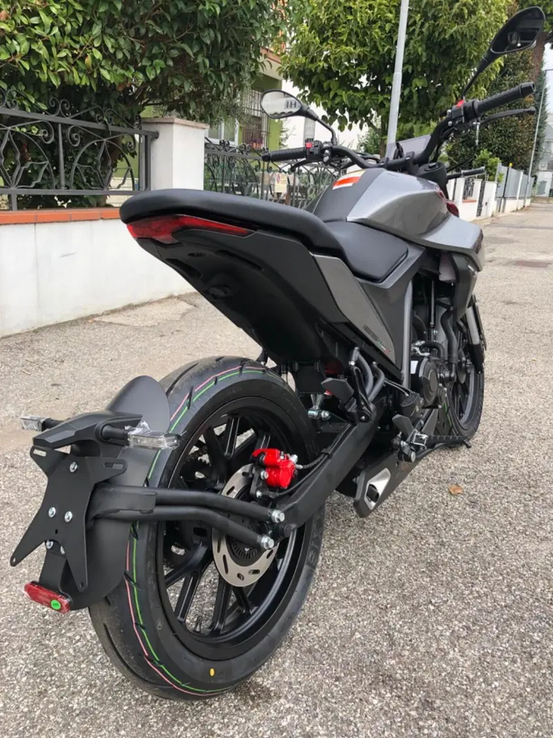 Malaguti Drakon 125 (2022 - 26) (7)