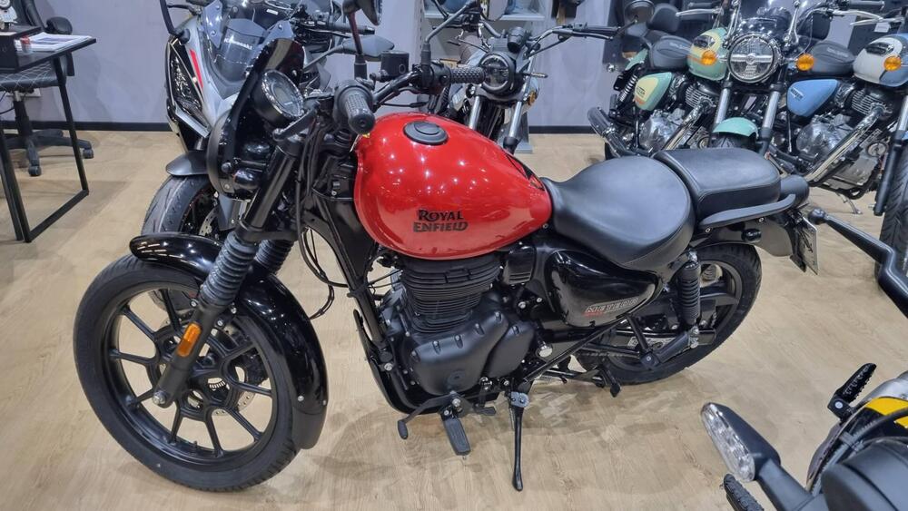 Royal Enfield Meteor 350 Fireball (2021 - 25)