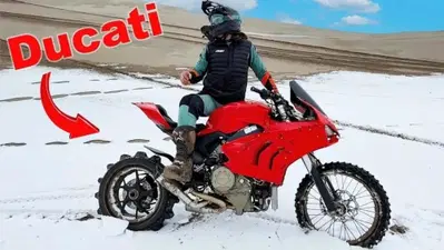 Ducati e fuoristrada: si pu&ograve; fare con una Panigale V4?