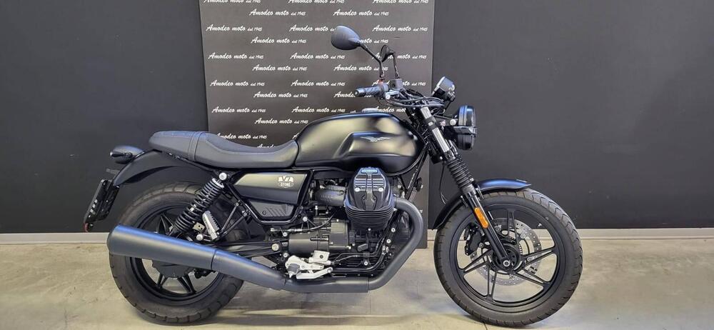 Moto Guzzi V7 Stone (2021 - 24)