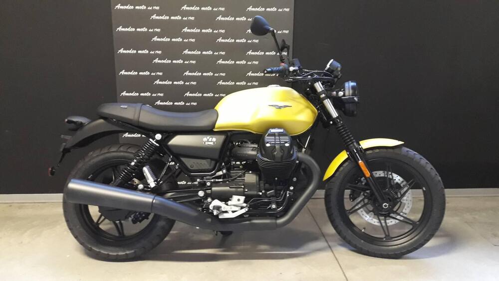 Moto Guzzi V7 Stone (2021 - 24) (2)