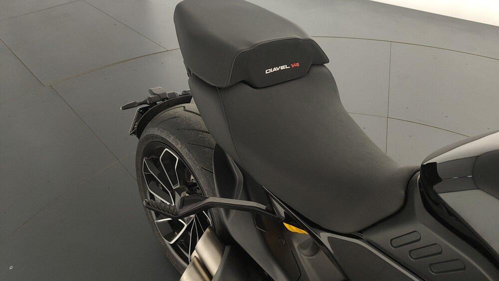 Ducati Diavel V4 (2023 - 25) (4)