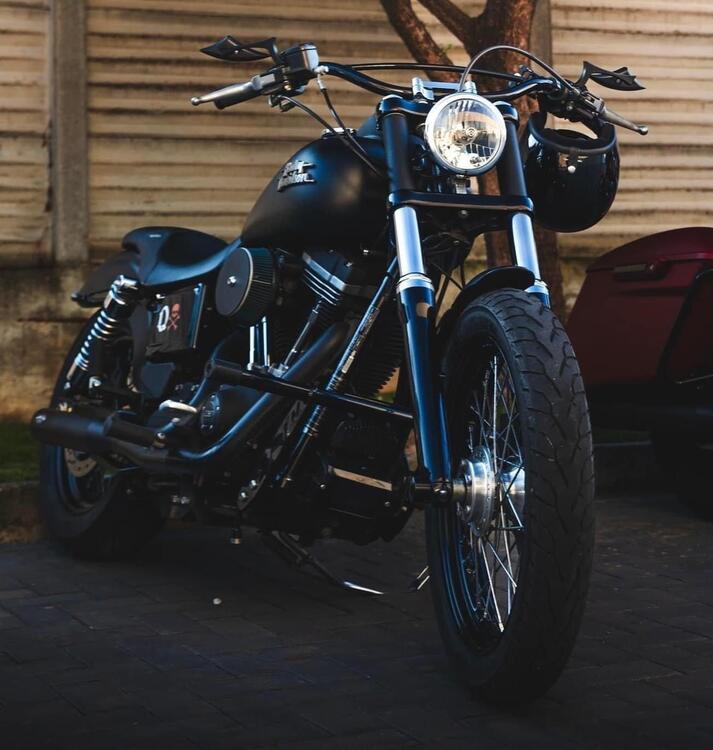 Harley-Davidson 1690 Street Bob (2017) - FXDB