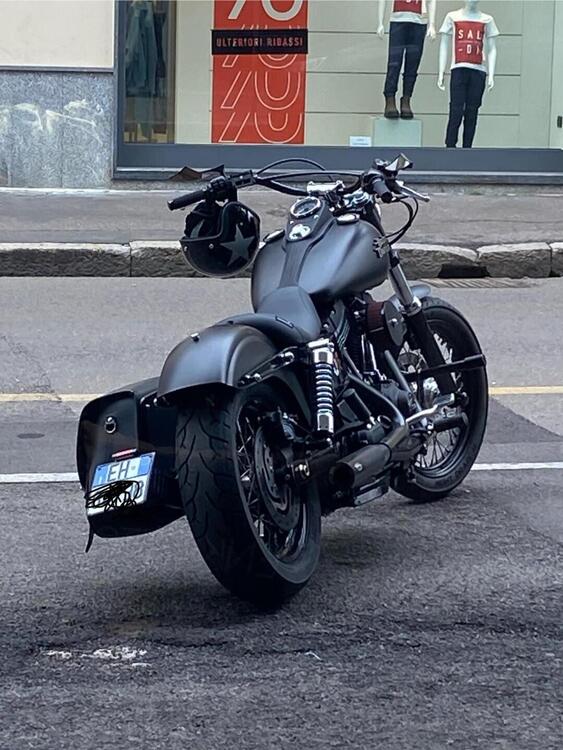 Harley-Davidson 1690 Street Bob (2017) - FXDB (2)