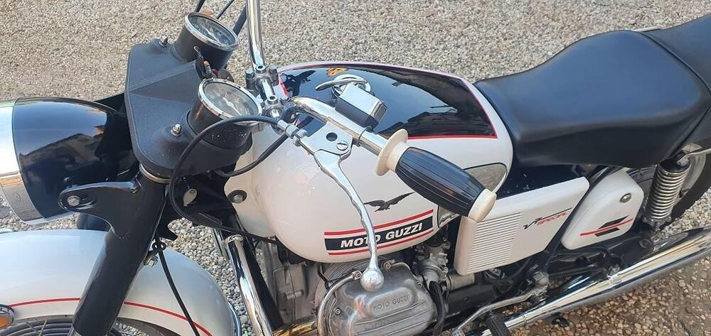 Moto Guzzi V7 SPECIAL (3)