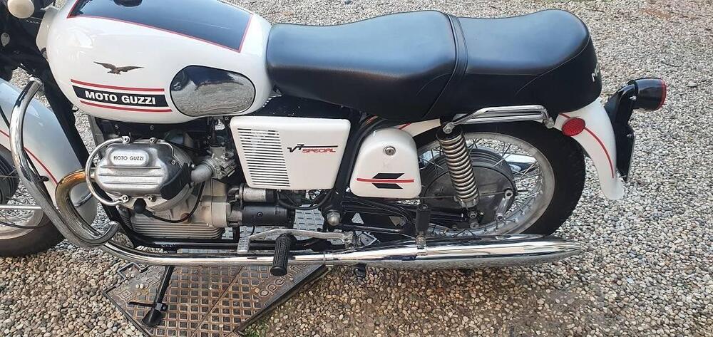 Moto Guzzi V7 SPECIAL (4)