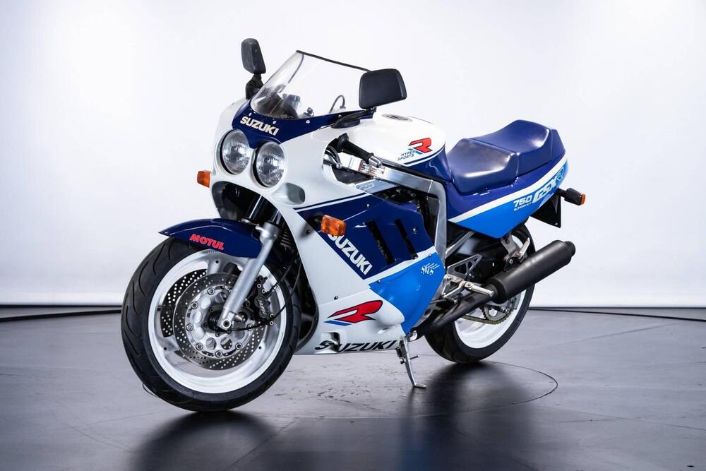 Suzuki GSXR 750