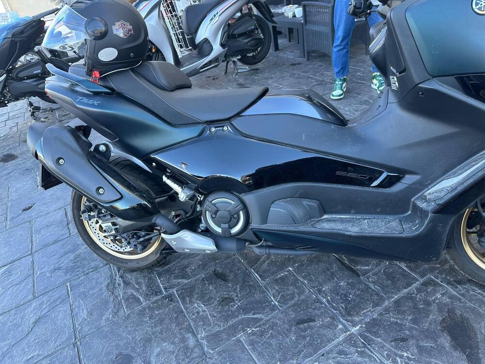 Yamaha T-Max 560 Tech Max (2022 - 24) (4)