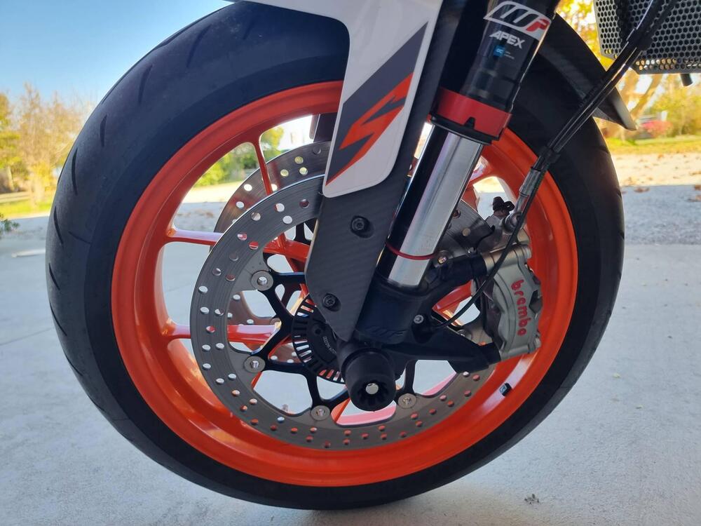 KTM 890 Duke R (2020) (5)