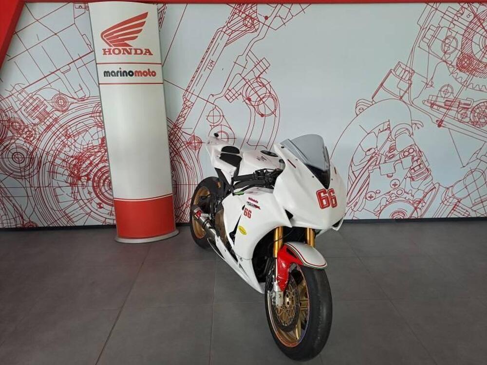 Honda CBR 1000 RR Fireblade (2012 - 16) (3)