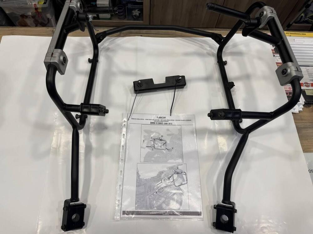 ATTACCHI VALIGIE LATERALI GIVI - BMW R 1200 GS ADV (5)