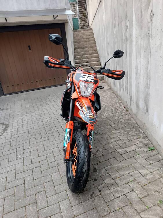 KTM 690 SMC R (2021 - 22) (2)