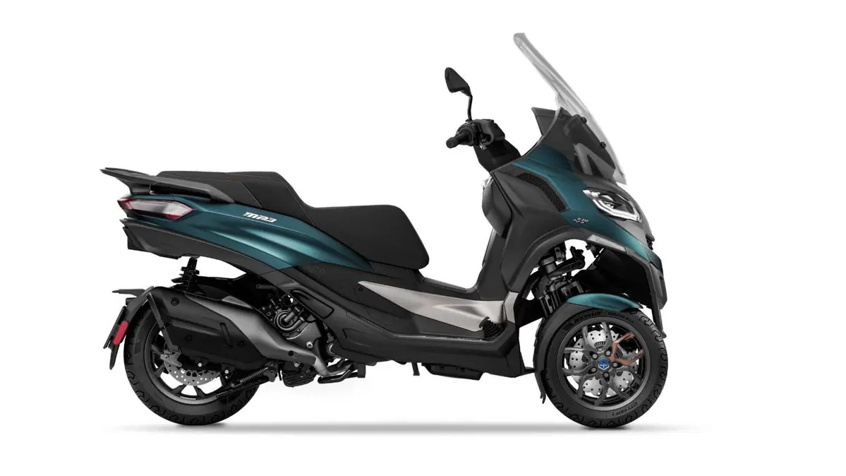 Piaggio MP3 530 Hpe Exclusive (2025 - 26) (2)