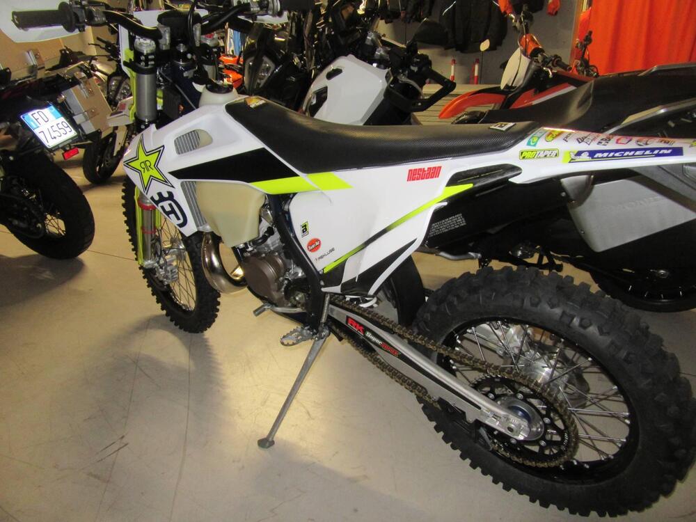 Husqvarna TE 300i (2020) (2)