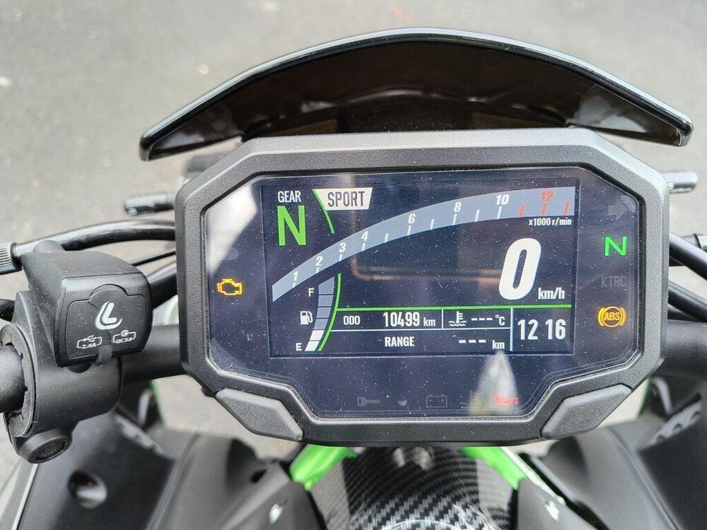 Kawasaki Z 900 (2021 - 24) (2)