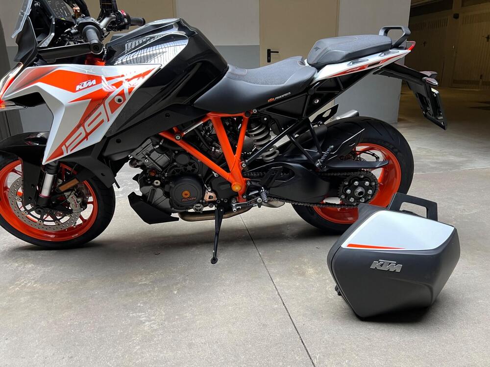 KTM 1290 Super Duke GT (2019 - 20) (3)