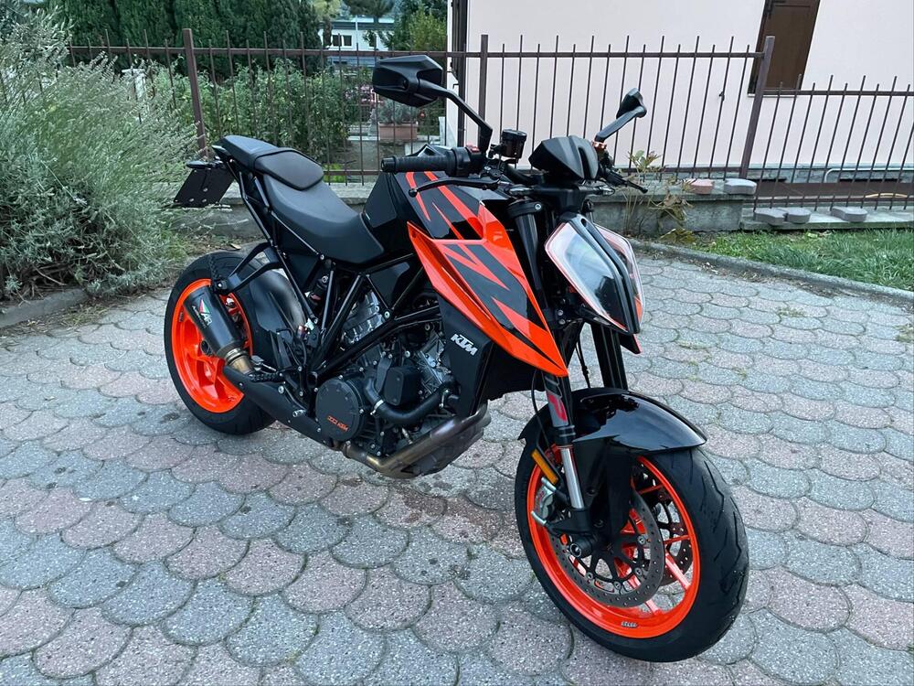 KTM 1290 Super Duke R (2019) (2)