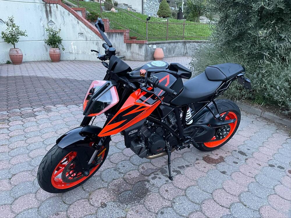 KTM 1290 Super Duke R (2019) (3)