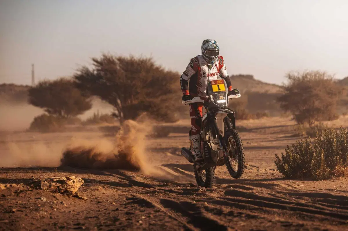 Dakar 2025. T2, 48H Chrono Part 1, Sanders e Al Rajhi in testa al break notturno  (7)