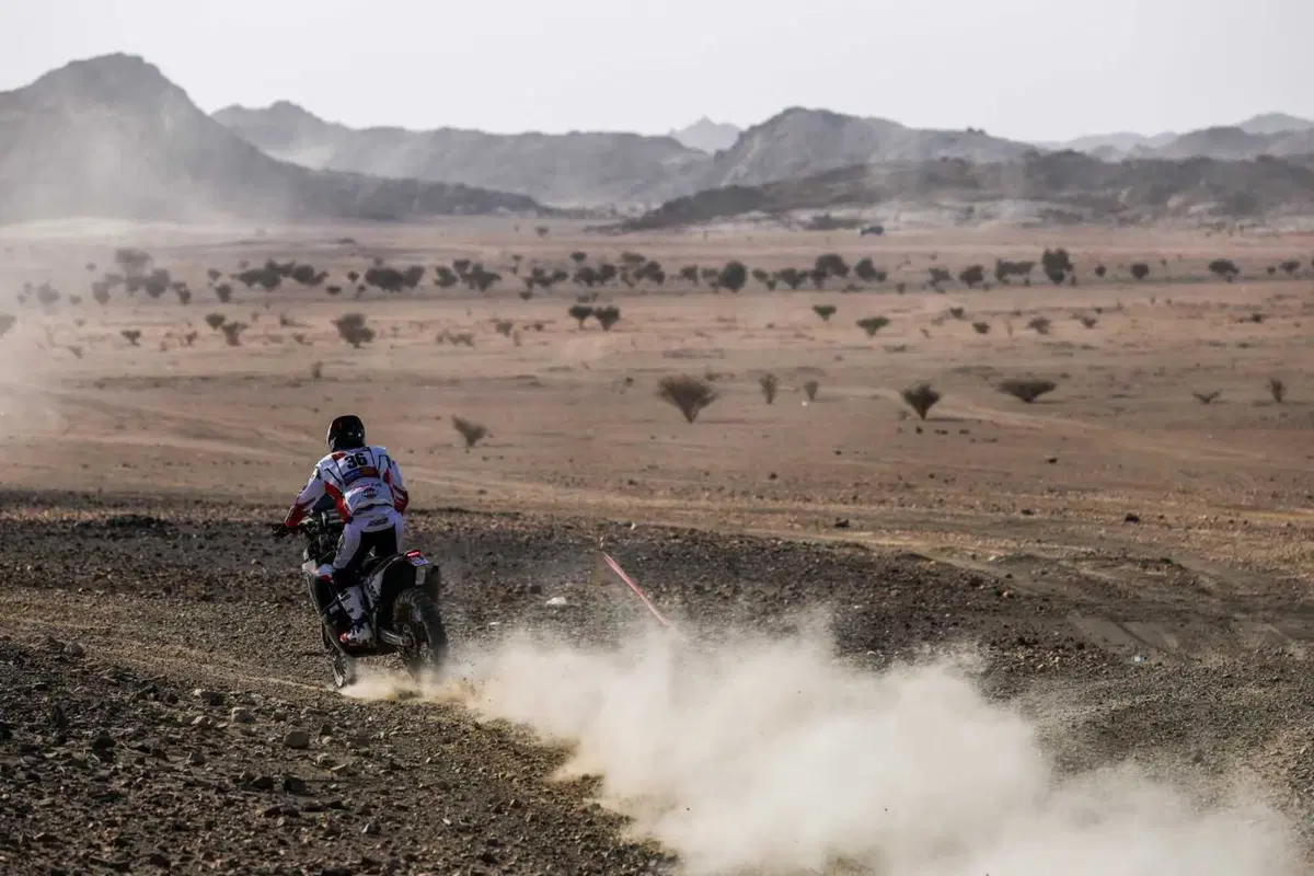 Dakar 2025. T2, 48H Chrono Part 1, Sanders e Al Rajhi in testa al break notturno  (28)