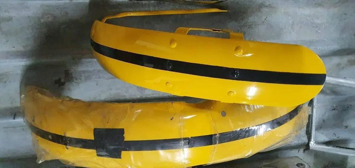 SERBATOIO E PARAFANGHI DUCATI SCRAMBLER (5)