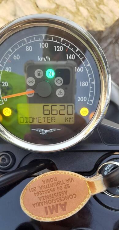 Moto Guzzi V7 III Stone (2017 - 20) (5)