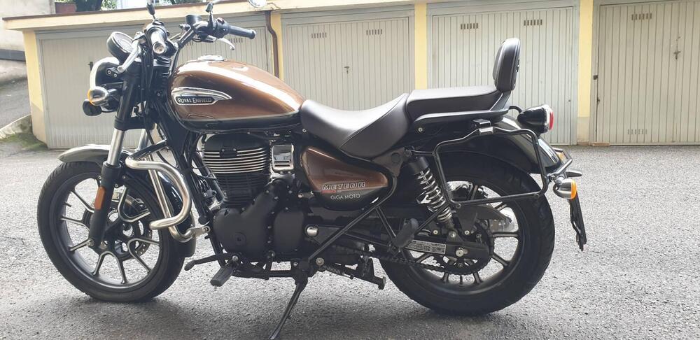 Royal Enfield Meteor 350 Supernova (2021 - 25) (2)