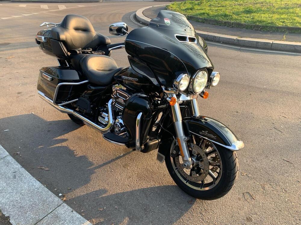 Harley-Davidson 1690 Electra Glide Ultra Limited (2016) - FLHTK (4)