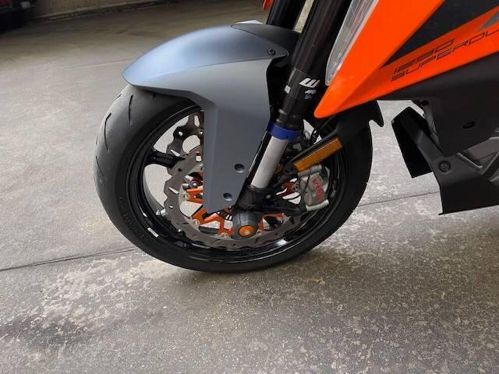 KTM 1290 Super Duke GT (2022 - 24) (3)