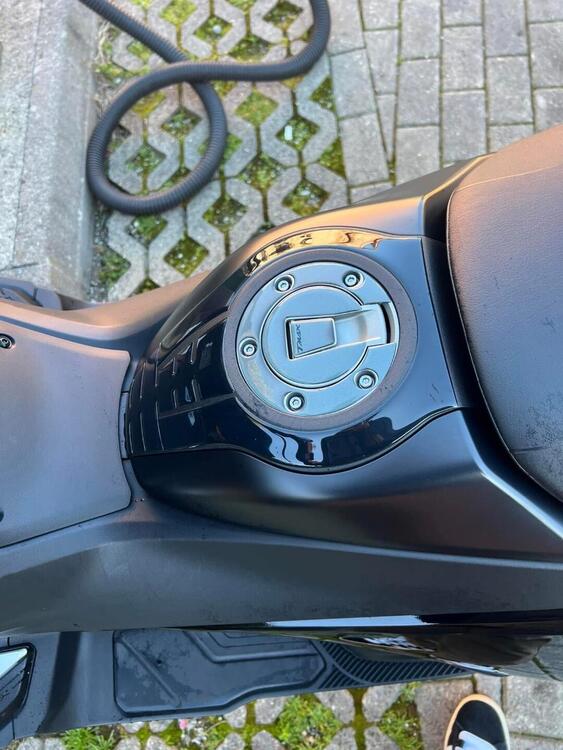 Yamaha T-Max 560 Tech Max (2022 - 24) (5)