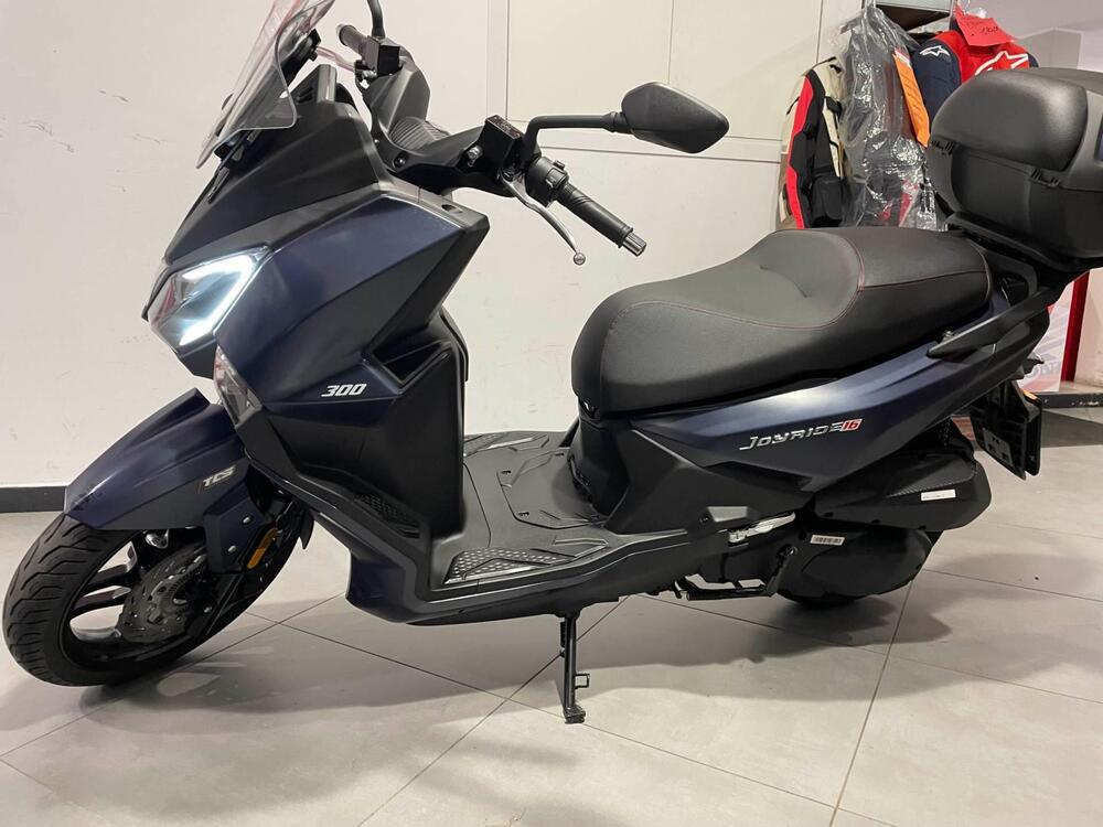 Sym Joyride 300 E5+ (2024 - 25) (3)