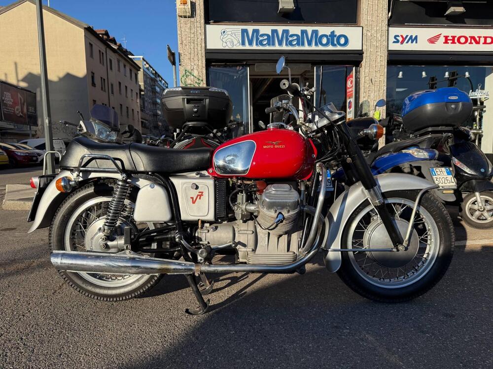 Moto Guzzi v7