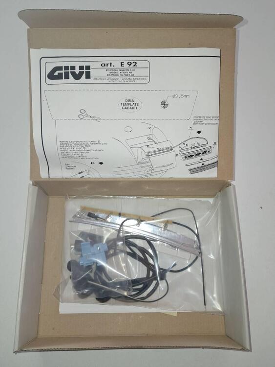 Kit optional fanale GIVI E 92 per valigia E 460 NF