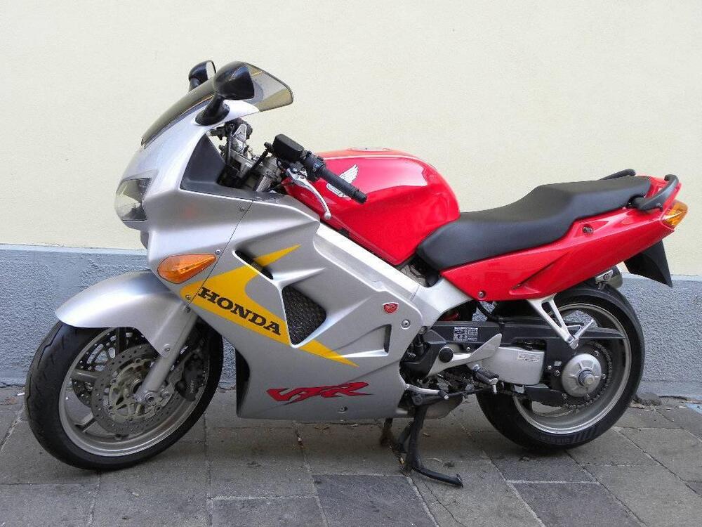 Honda VFR 800 (1998 - 01)