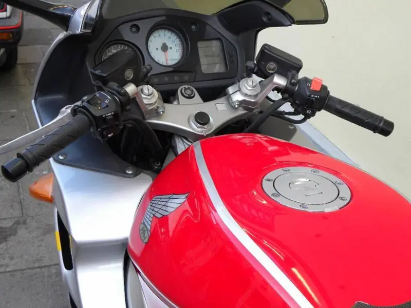 Honda VFR 800 (6)