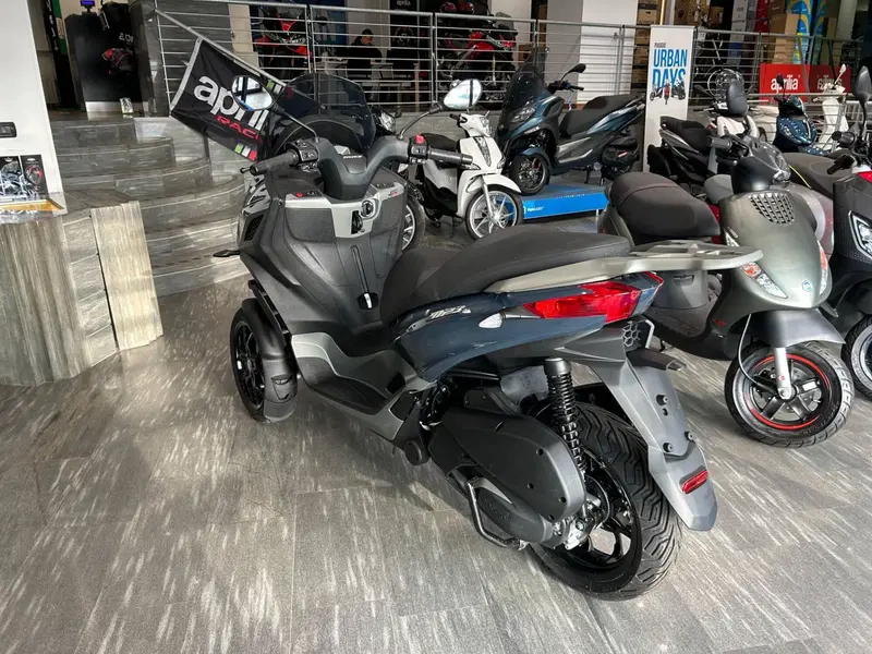 Piaggio MP3 310 (2025 - 26) (3)