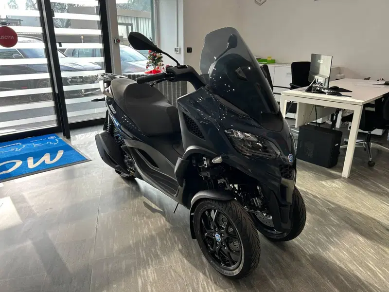Piaggio MP3 310 (2025 - 26) (5)