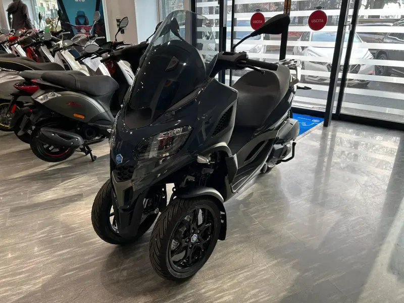 Piaggio MP3 310 (2025 - 26) (6)