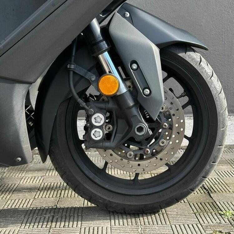 Yamaha T-Max 560 (2022 - 24) (4)