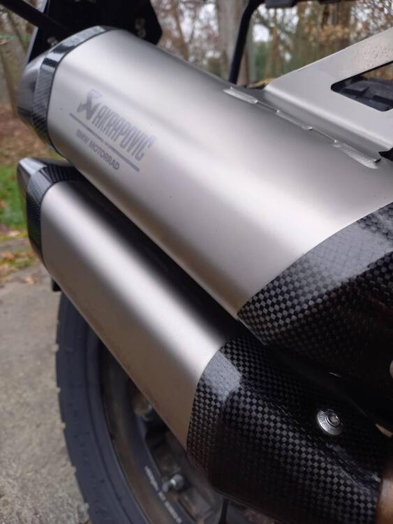 Akrapovic silenziatore doppio BMWR1300GS (4)