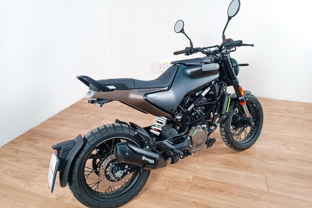 Husqvarna Svartpilen 125 (2021 - 23) (3)