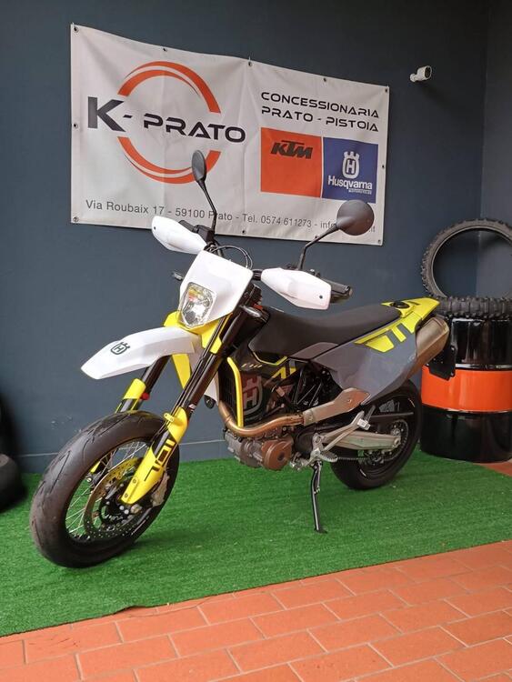 Husqvarna 701 Supermoto (2023 - 25)