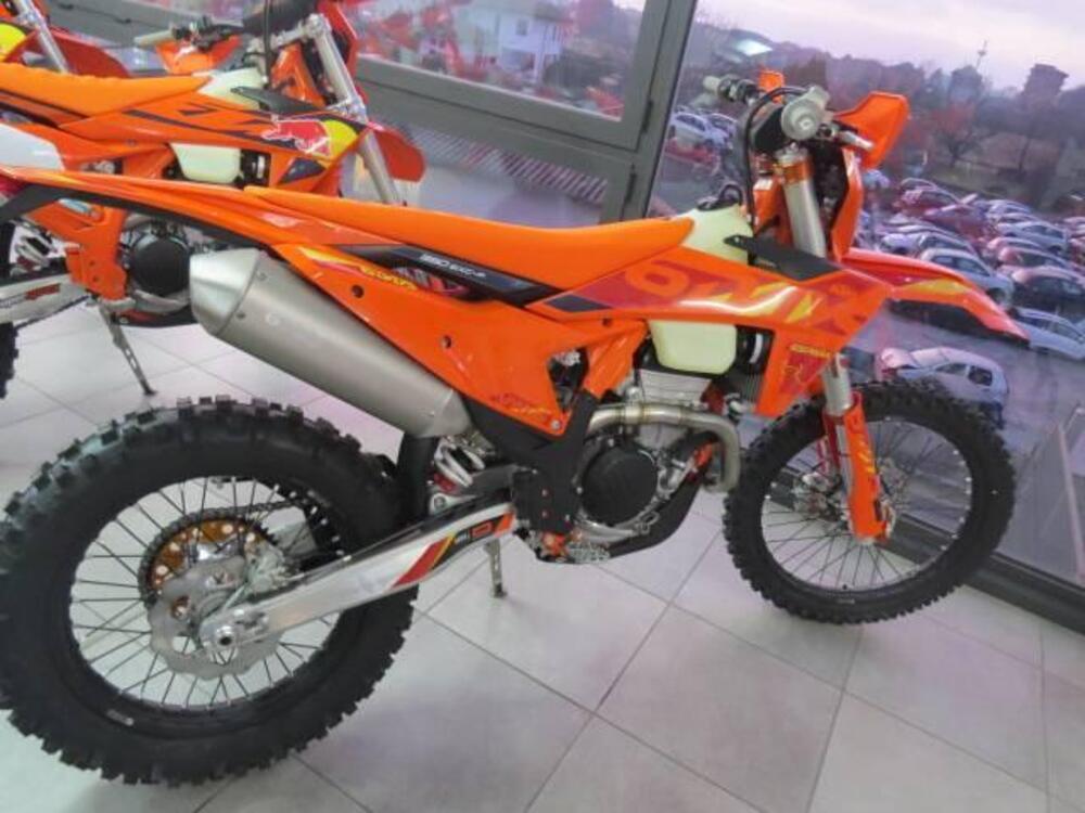 KTM 350 EXC-F Six Days (2025) (2)