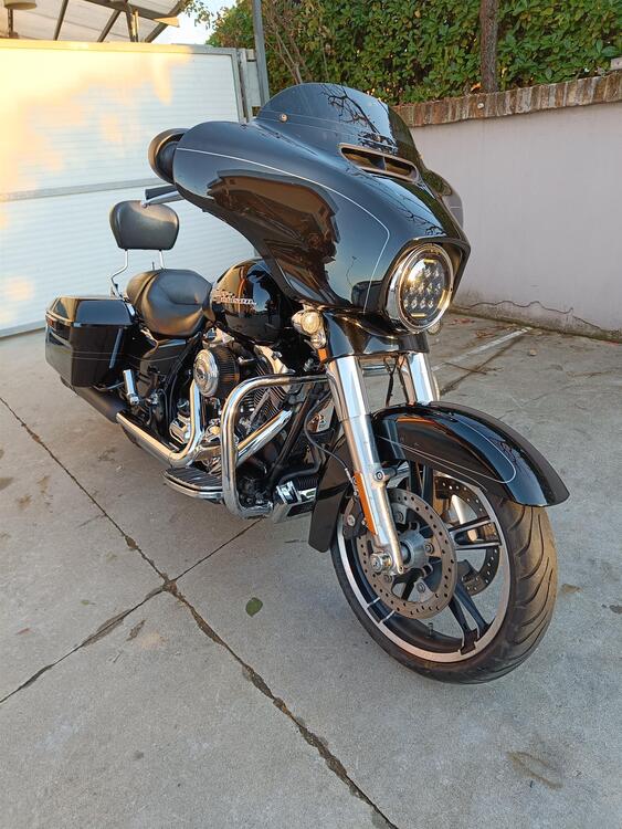 Harley-Davidson 1690 Street Glide Special (2014 - 16) - FLHX (3)