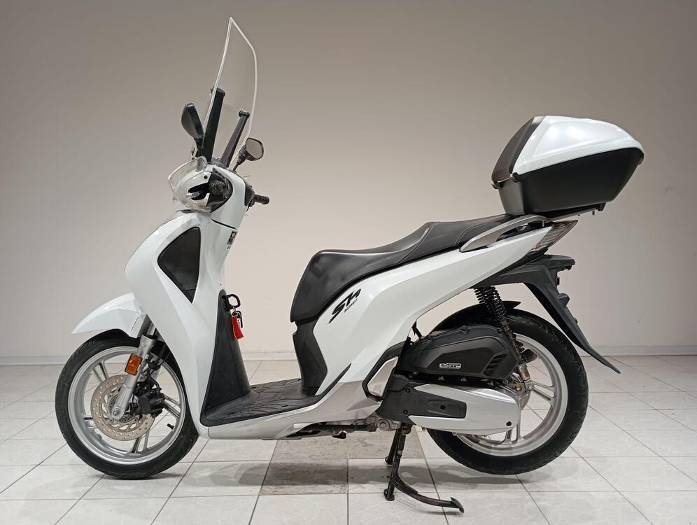 Honda SH 125 i ABS (2013 - 17) (2)