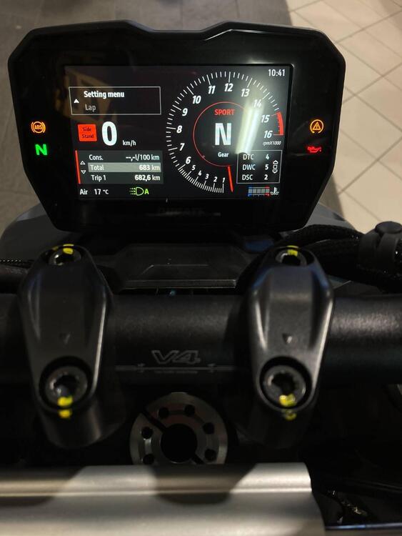 Ducati Streetfighter V4 S (2023 - 24) (2)